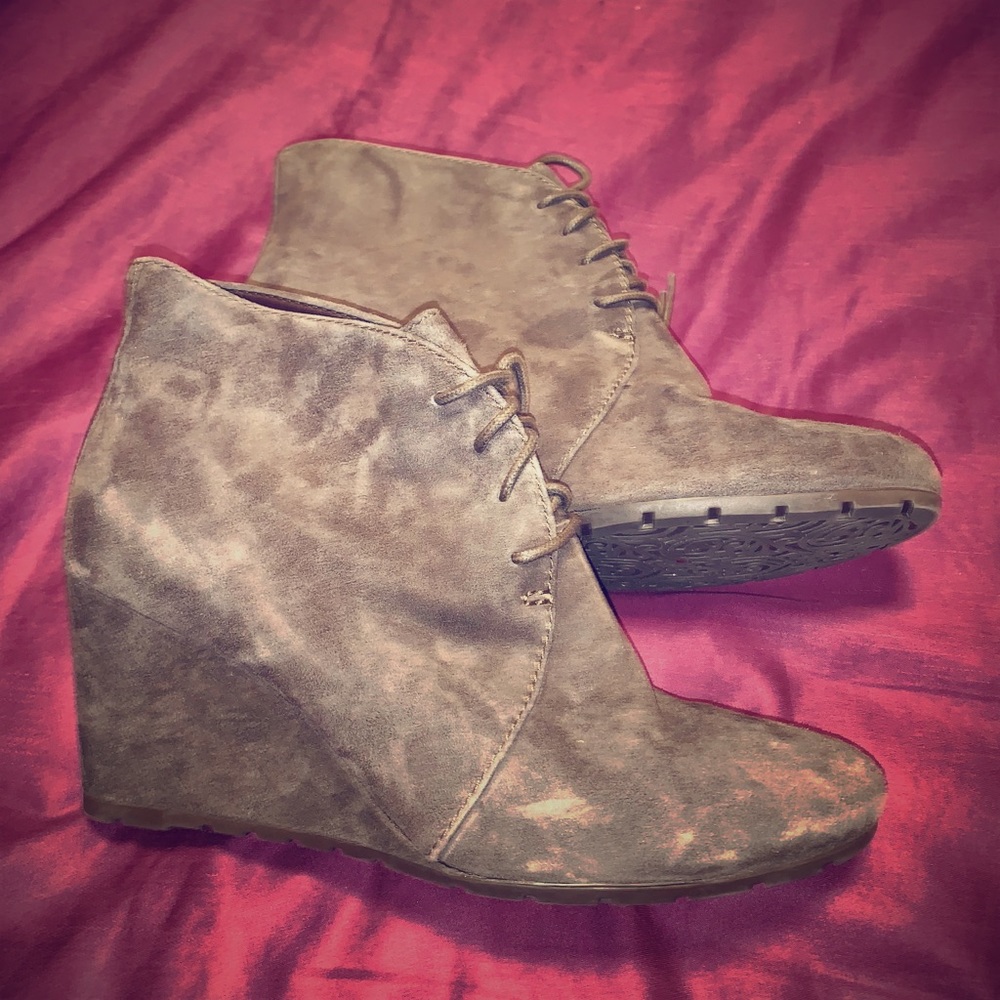 Clark’s wedge ankle booties